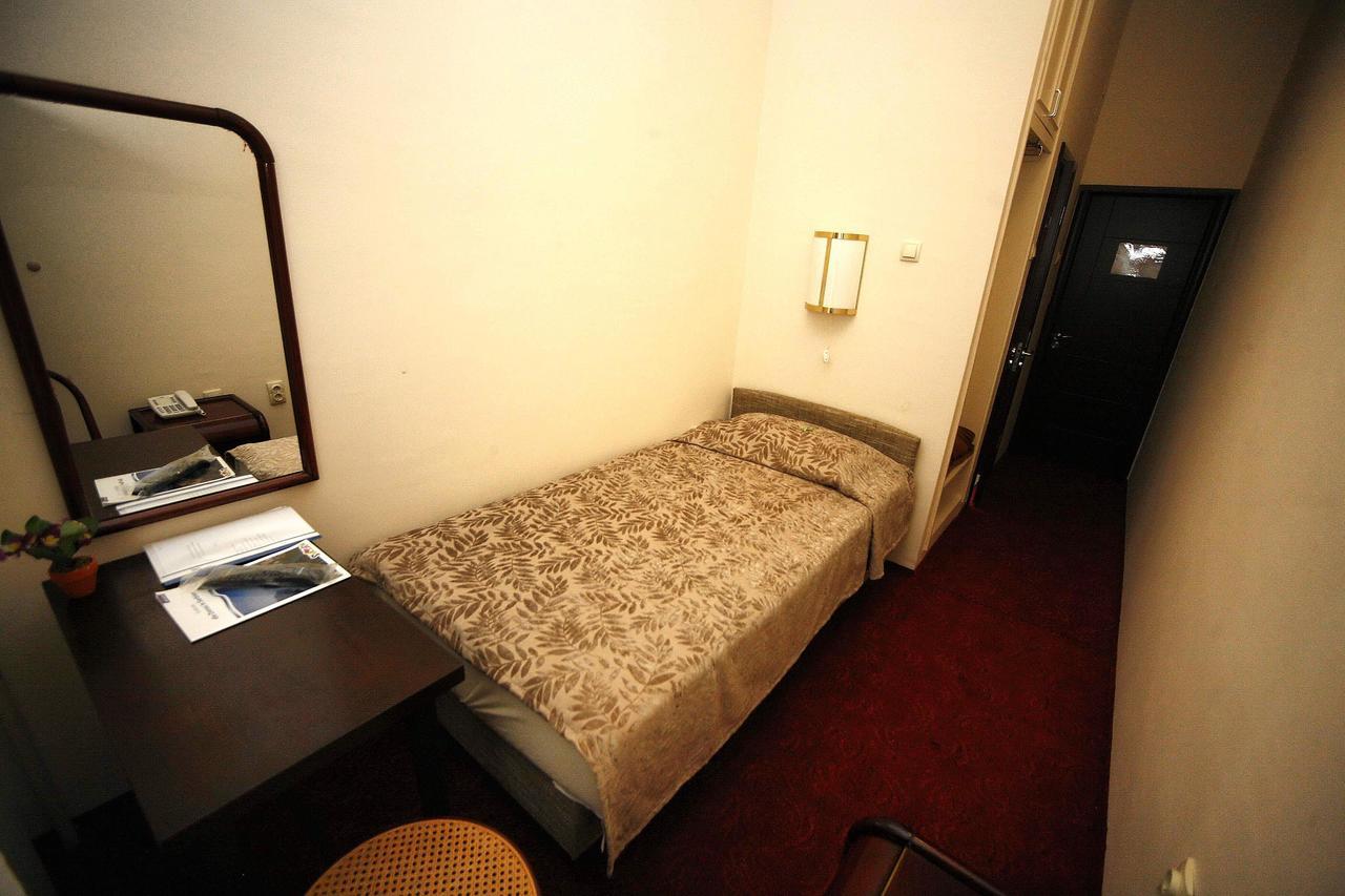 Golden Inn Hotel Majdanpek Buitenkant foto
