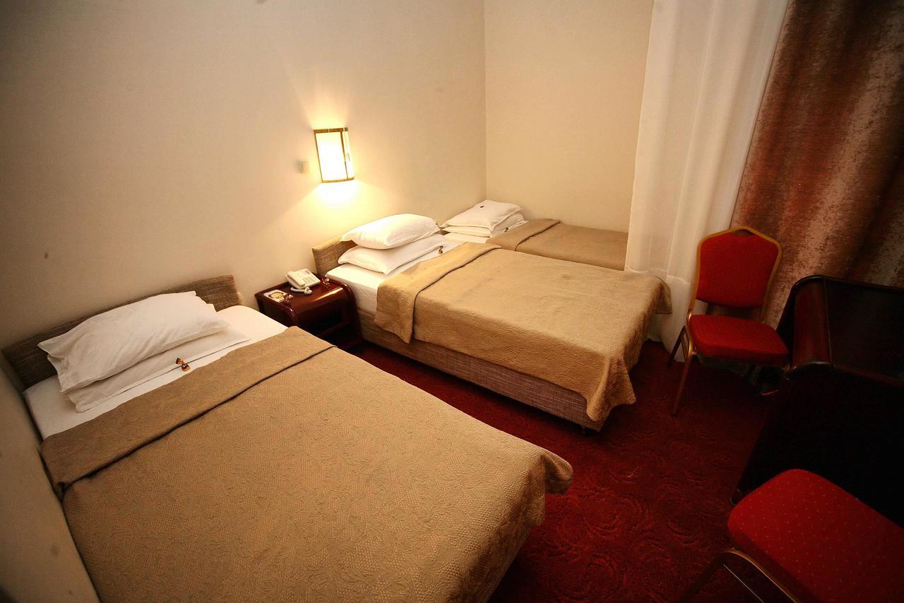 Golden Inn Hotel Majdanpek Buitenkant foto