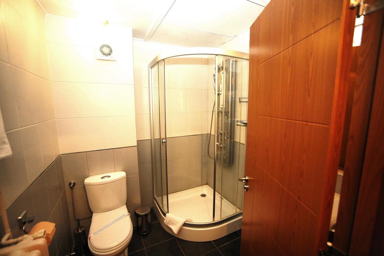 Golden Inn Hotel Majdanpek Buitenkant foto