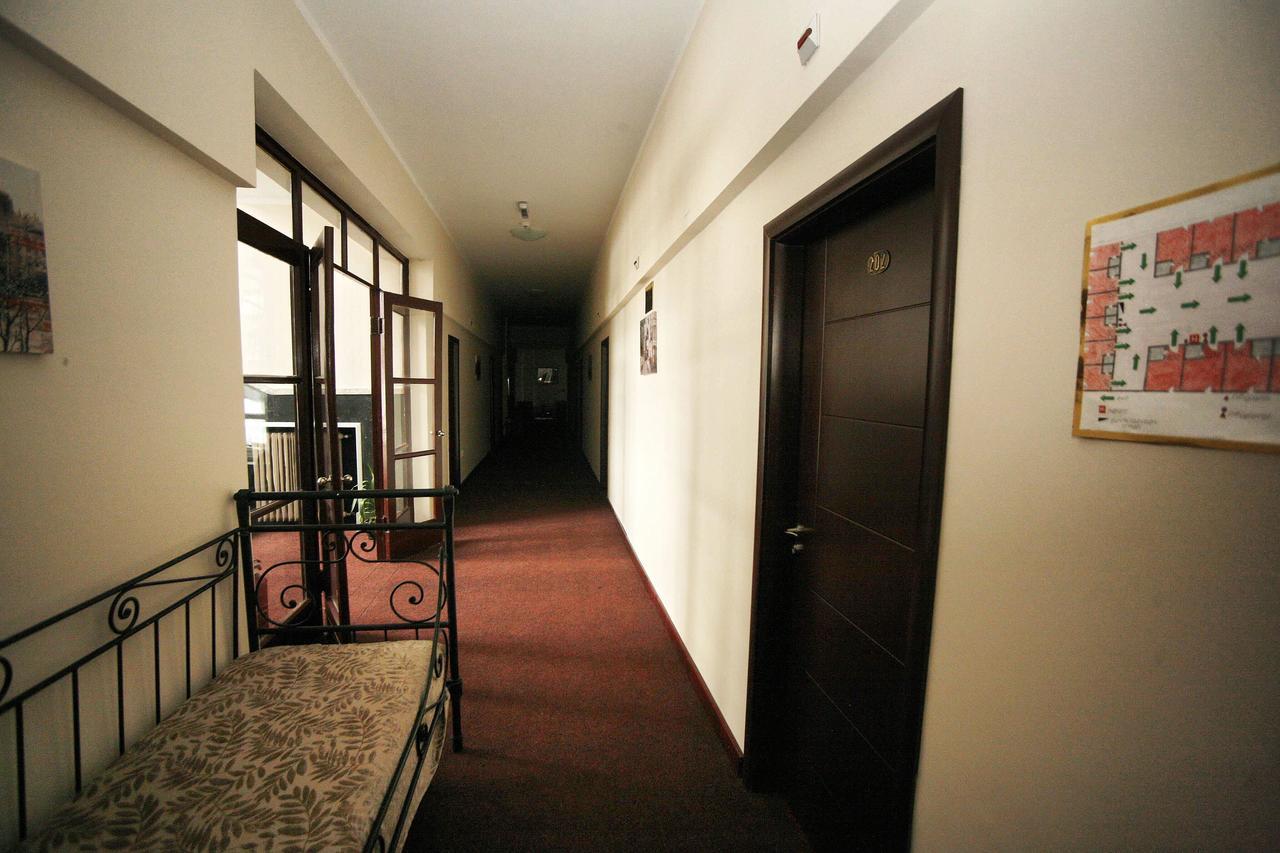 Golden Inn Hotel Majdanpek Buitenkant foto